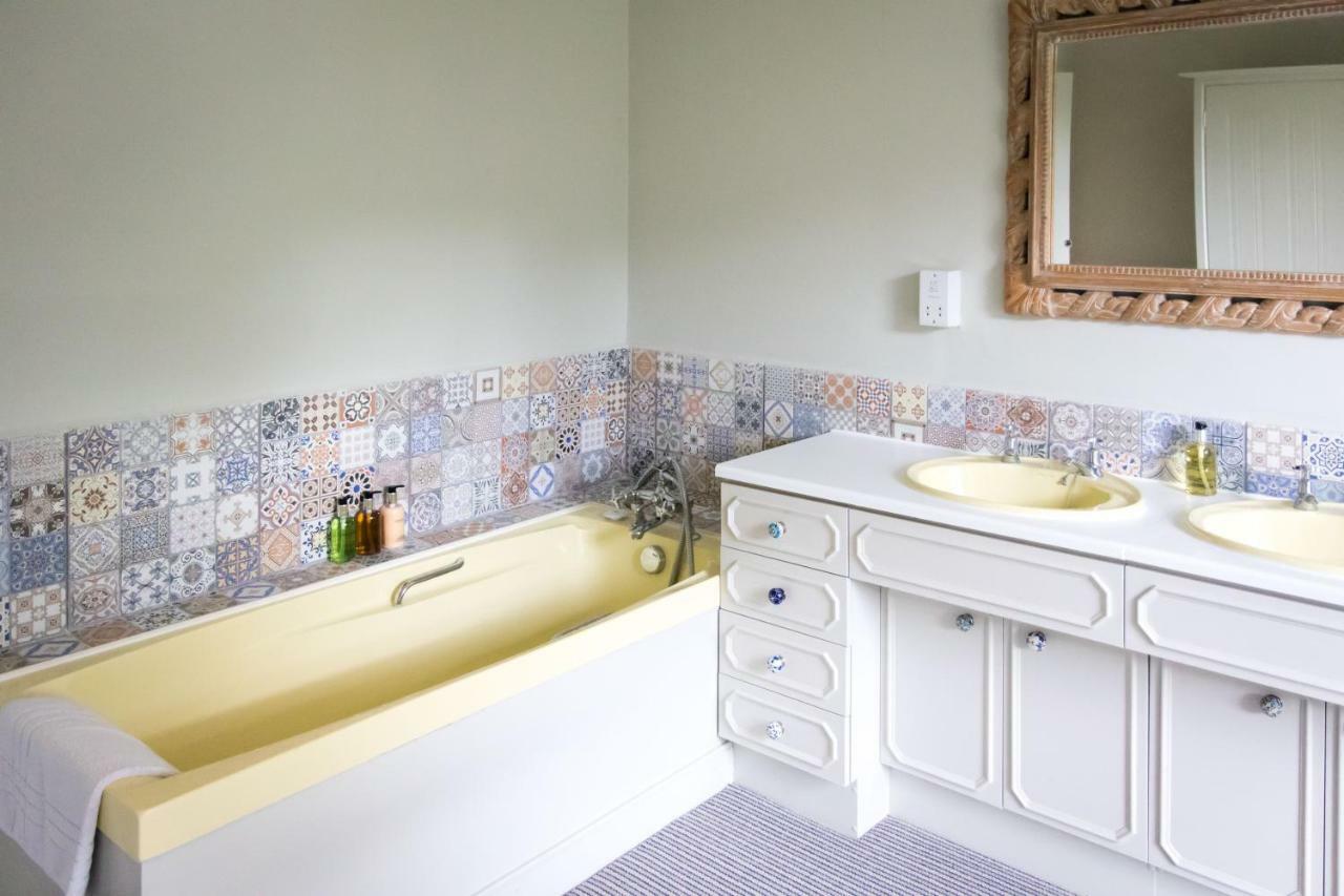 Newton Farmhouse B & B Jedburgh Εξωτερικό φωτογραφία